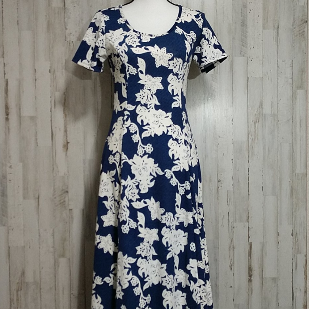 Haani Blue & White Short Sleeve Floral Max…